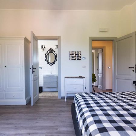 Casale Virginia Guest House Cesariano Exterior photo